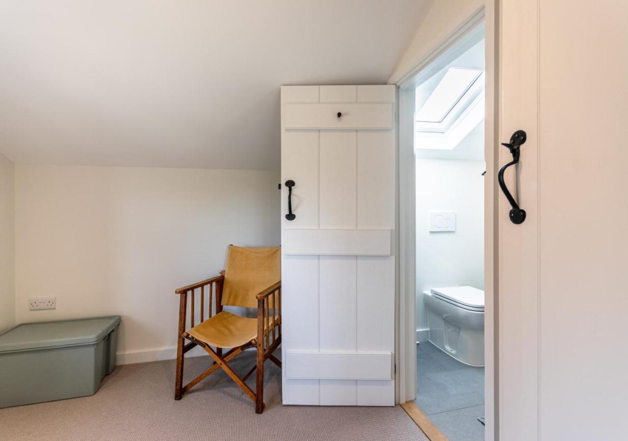 Common View Villa Syderstone Exterior photo