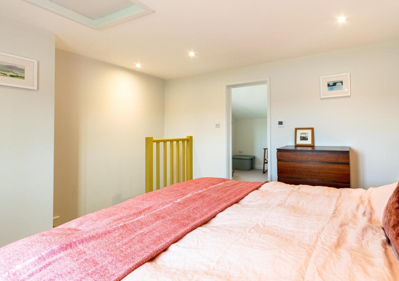 Common View Villa Syderstone Exterior photo