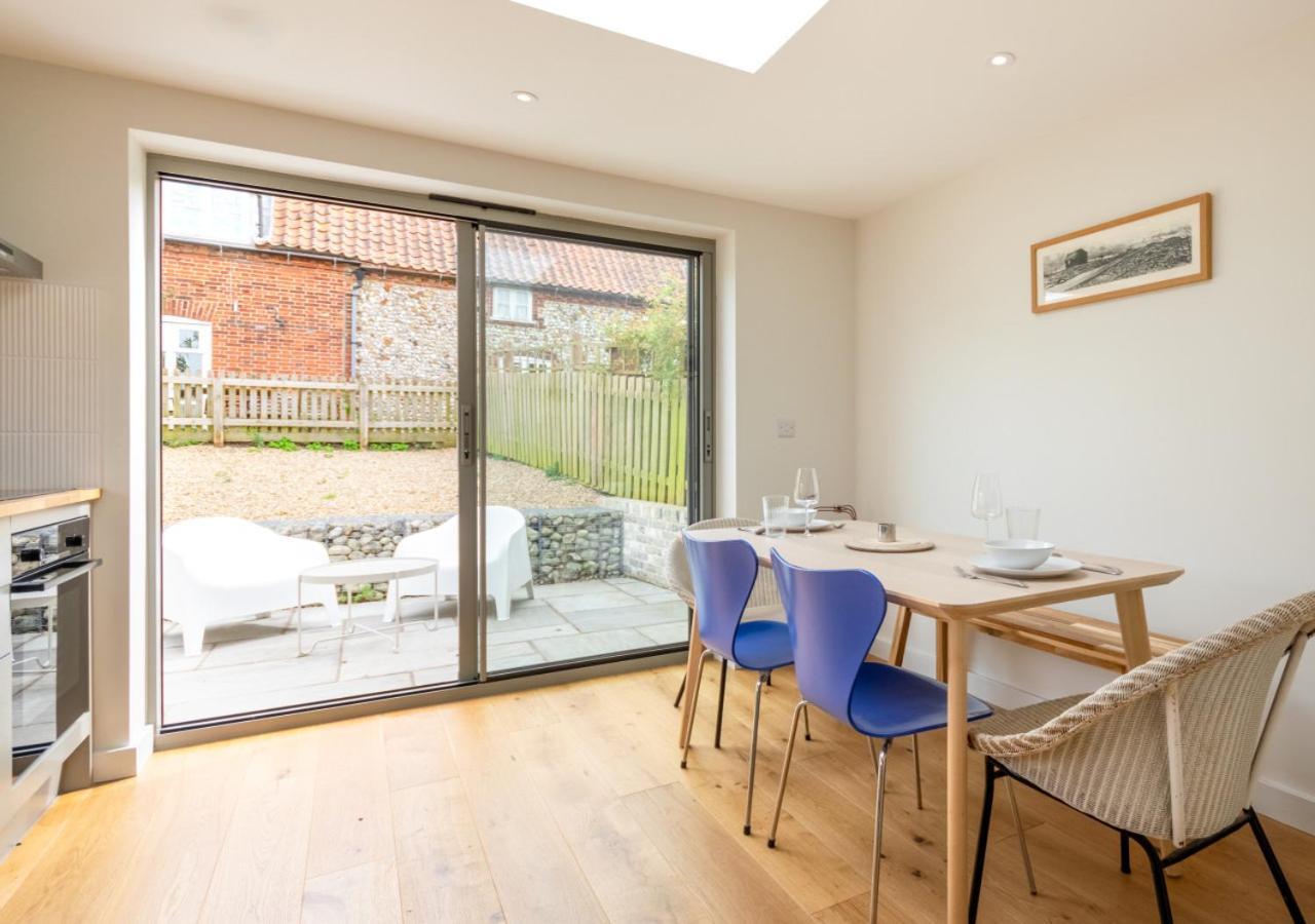 Common View Villa Syderstone Exterior photo