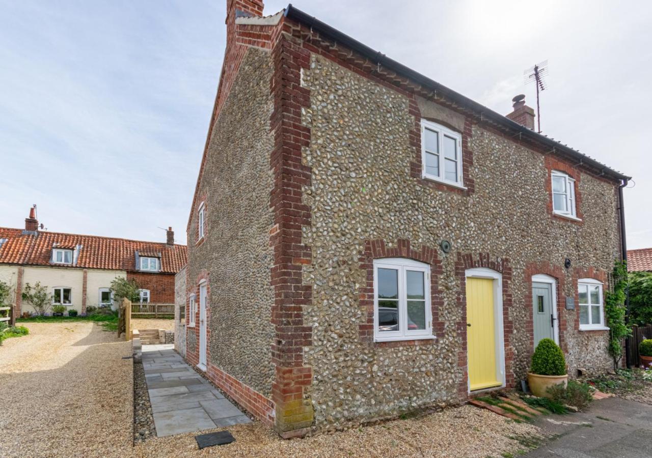 Common View Villa Syderstone Exterior photo